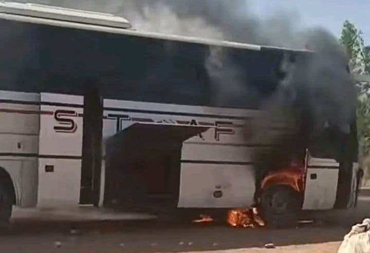Burkina Faso : Un car en provenance de la Côte d’Ivoire ravagé par un incendie