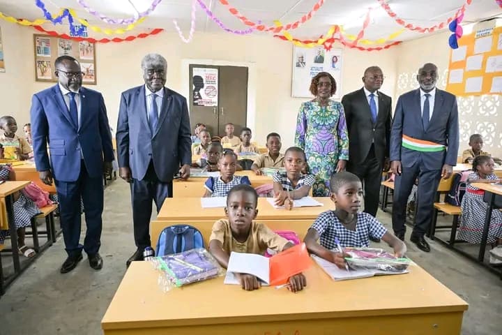 Côte d'Ivoire : Le PM Mambé lance l’opération de distribution gratuite des kits scolaires