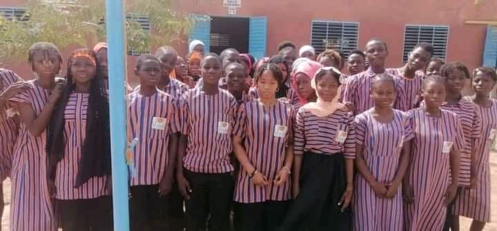 Burkina Faso : Ouagadougou, le lycée Philagora-Remalia en tenue scolaire Faso Danfani