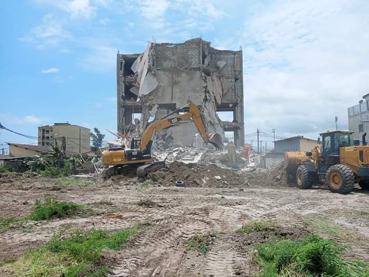 Côte d'Ivoire : Démolition d'un immeuble R+4 érigé sans permis de construire à Treichville