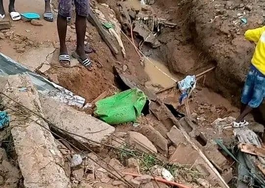 Côte d'Ivoire : Yopougon, la clôture d'une usine cède sous la pluie et fait 3 morts