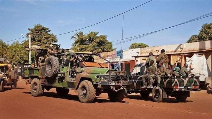 Mali : L'armée dément la libération de ''prisonniers terroristes '' contre des otages maliens