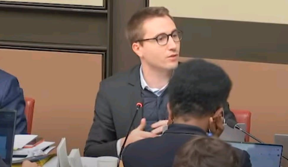 France : Selon le député Antoine Léaument, son pays « vole chaque année à la Côte d'Ivoire 325 millions d’euros »