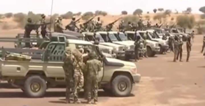 Mali : Un contingent militaire et du matériels de guerre sophistiqués débarqués à Menaka