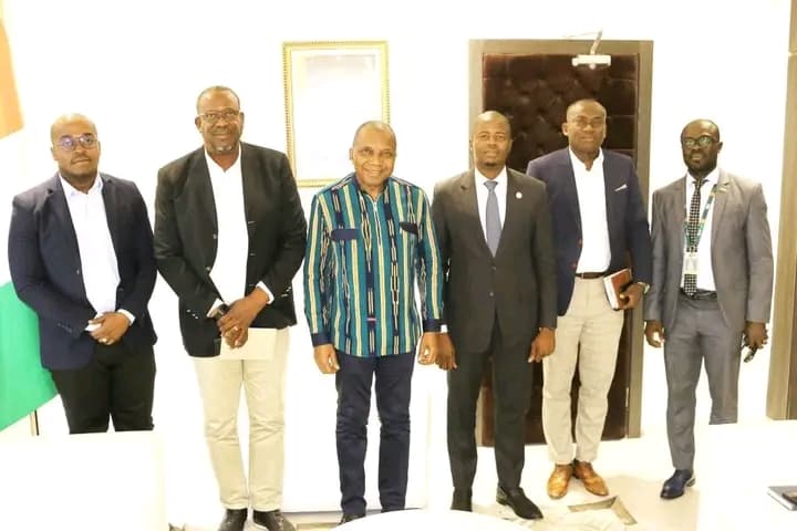 Côte d'Ivoire : Bouaké, le ministre Gouverneur Jean Claude Kouassi échange avec l'équipe opérationnelle COCAN 23