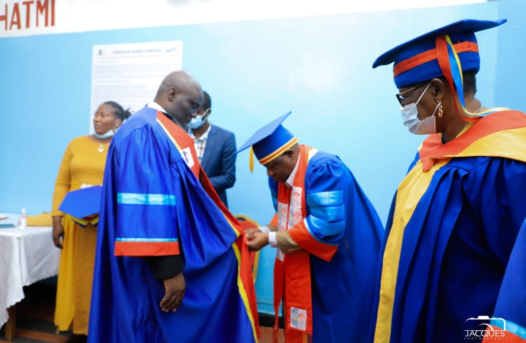 RDC : En pleine soutenance, un enseignant-chercheur s'écroule et meurt