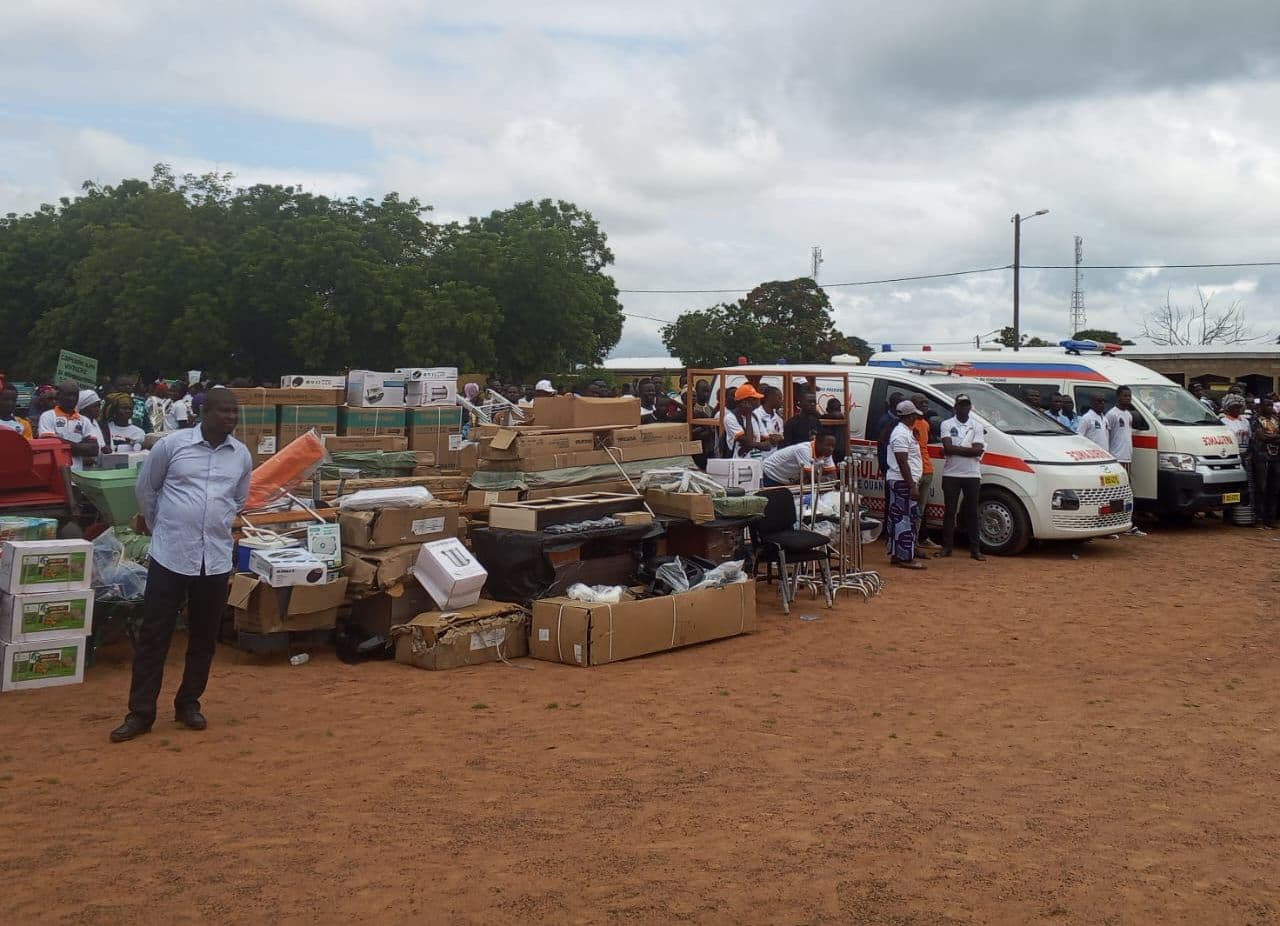 Côte d'Ivoire : Le Ministre d'État Téné Birahima en action pour le développement du Tchologo, des ambulances offertes à plusieurs villages
