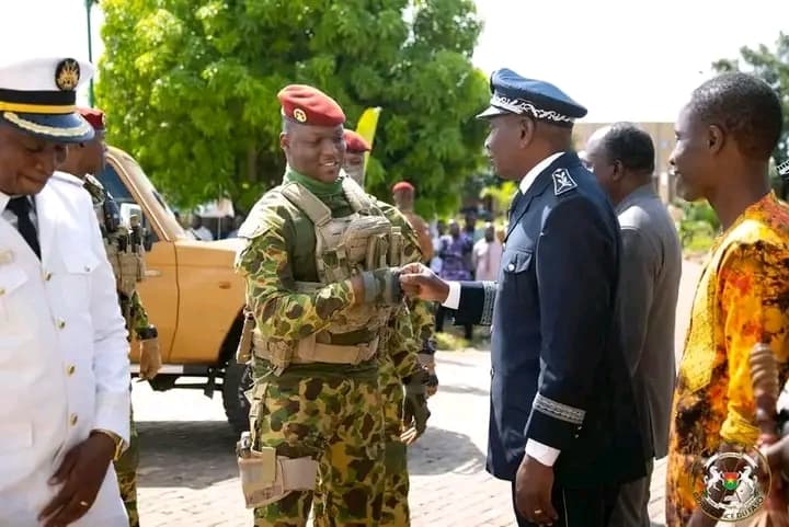 Burkina Faso : Le Président de la Transition est arrivé à Gaoua pour la pose de la première pierre du CHRU