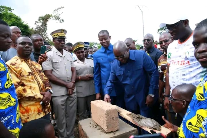 Côte d'Ivoire : Prikro, Jean Claude Kouassi pose la première pierre du collège et le foyer de Konandikro