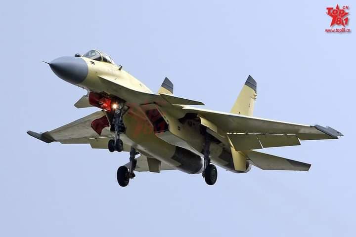 Chine : Le J-15 chinois est équipé d'un radar ASA et d'un nouveau train d'atterrissage
