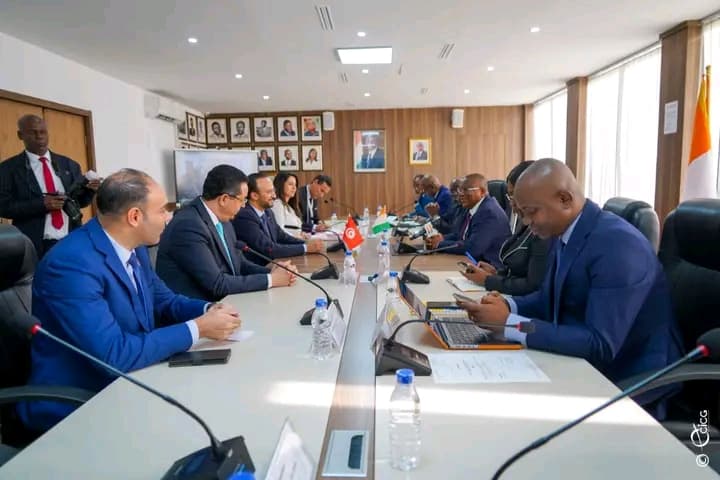 Côte d'Ivoire : Échange d'expériences dans les domaines de la communication et des technologies avec la Tunisie