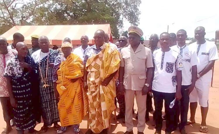 Côte d'Ivoire : N'zi, planting d'arbres lors d’une cérémonie d’investiture à Kouadio-Ettienkro