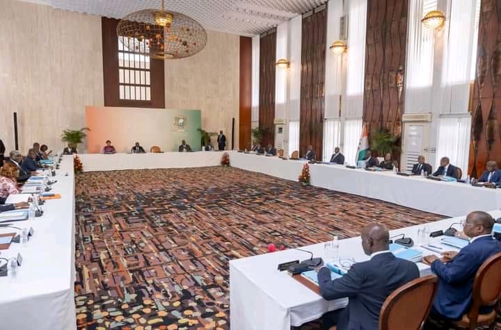 Côte d'Ivoire : Le gouvernement adopte un projet de loi de finances fixé à 13 720,7 milliards fcfa contre 11 694,4 milliards en 2023