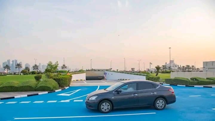 Qatar : Doha présente son bitume de couleur bleue avec plusieurs avantages