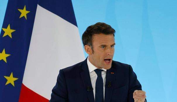 France : Emmanuel Macron annonce la gratuité du préservatif pour les 18-25 ans