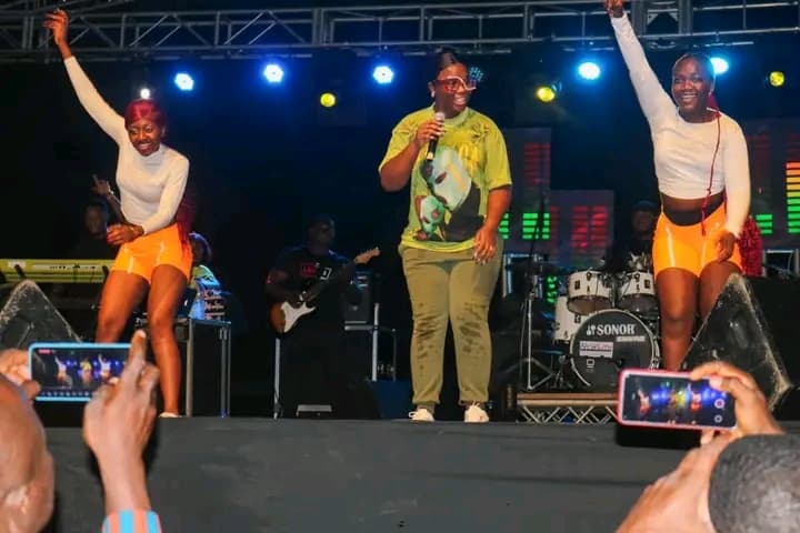 Côte d'Ivoire : À Bongouanou, Roseline Layo fait vibrer le Moronou à l'occasion du festival Ebrossa