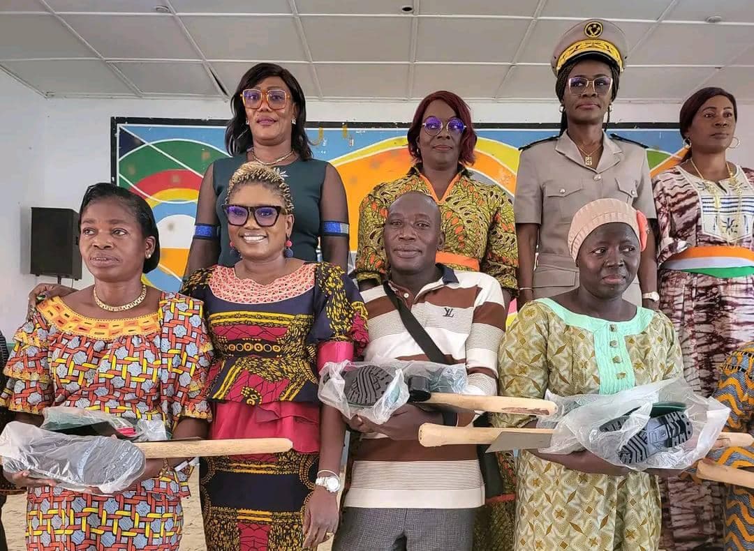 Côte d'Ivoire : La caravane de la solidarité de la Team Mabo dépose sa valise à Sinfra
