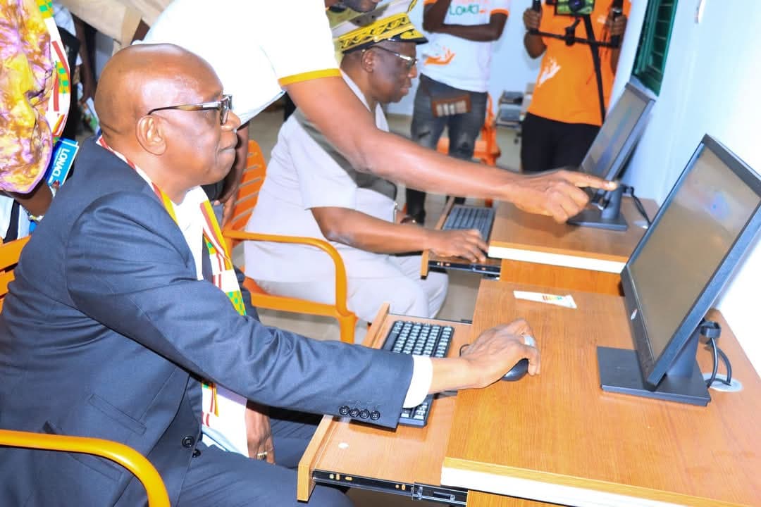 Côte d'Ivoire : Dimbokro, le PCA de la Fondation LONACI, Dramane Coulibaly, inaugure une salle multimédia
