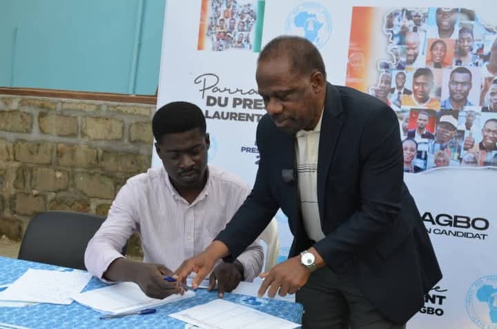 Côte d'Ivoire : 𝐏𝐫é𝐬𝐢𝐝𝐞𝐧𝐭𝐢𝐞𝐥𝐥𝐞 𝟐𝟎𝟐𝟓, l𝐚 𝐝𝐢𝐫𝐞𝐜𝐭𝐢𝐨𝐧 𝐝𝐮 𝐏𝐏𝐀-𝐂𝐈 𝐚𝐜𝐜𝐨𝐫𝐝𝐞 𝐨𝐟𝐟𝐢𝐜𝐢𝐞𝐥𝐥𝐞𝐦𝐞𝐧𝐭 𝐬𝐨𝐧 𝐩𝐚𝐫𝐫𝐚𝐢𝐧𝐚𝐠𝐞 𝐚𝐮 𝐏𝐫é𝐬𝐢𝐝𝐞𝐧𝐭 𝐋𝐚𝐮𝐫𝐞𝐧𝐭 𝐆𝐛𝐚𝐠𝐛𝐨