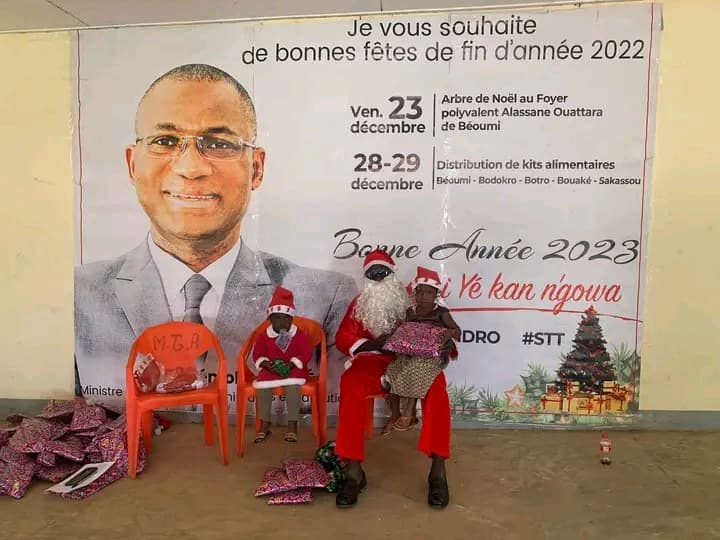 Côte d'Ivoire : Fête de Noël, le ministre Sidi Touré donne la joie aux enfants de Béoumi, Bodokro, Marabadiassa et Sakassou
