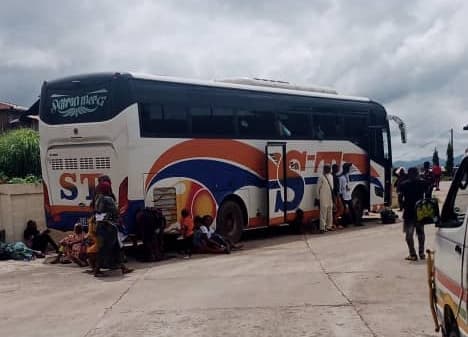 Guinée : Nzérékoré, des citoyens bloquent la route nationale menant en Côte d’Ivoire