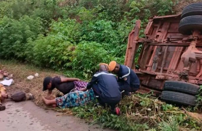 Côte d'Ivoire : Alépé, une sortie de route d'un véhicule fait 12 victimes