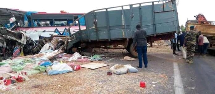Côte d'Ivoire : Abengourou, un camion poids-lourd chute d'un pont et fait 2 morts