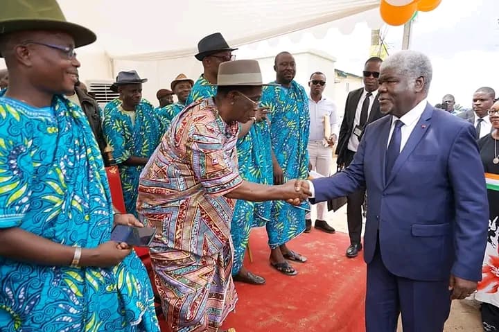 Côte d'Ivoire : Pour le succès de la CAN 2023, le PM Beugré Mambé mobilise les populations de Ebimpé