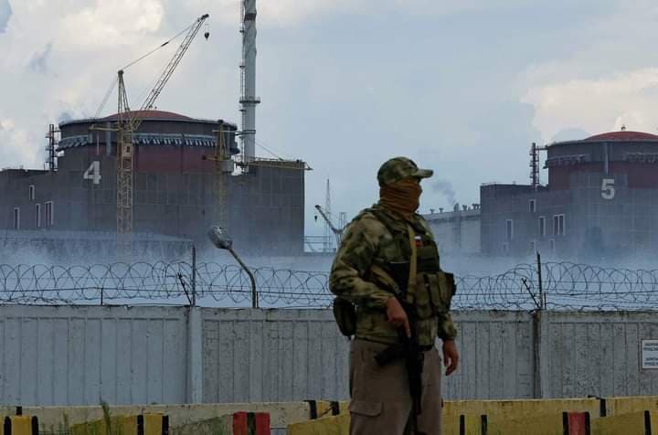 Guerre en Ukraine : La centrale nucléaire bombardée, le Kremlin accuse Kiev et met en garde contre des « conséquences catastrophiques »