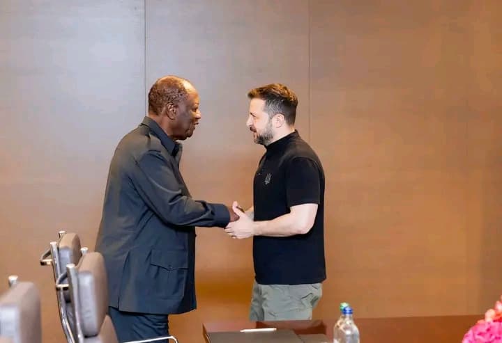 Ukraine : Le président ivoirien Alassane Ouattara s'entretient avec Zelensky