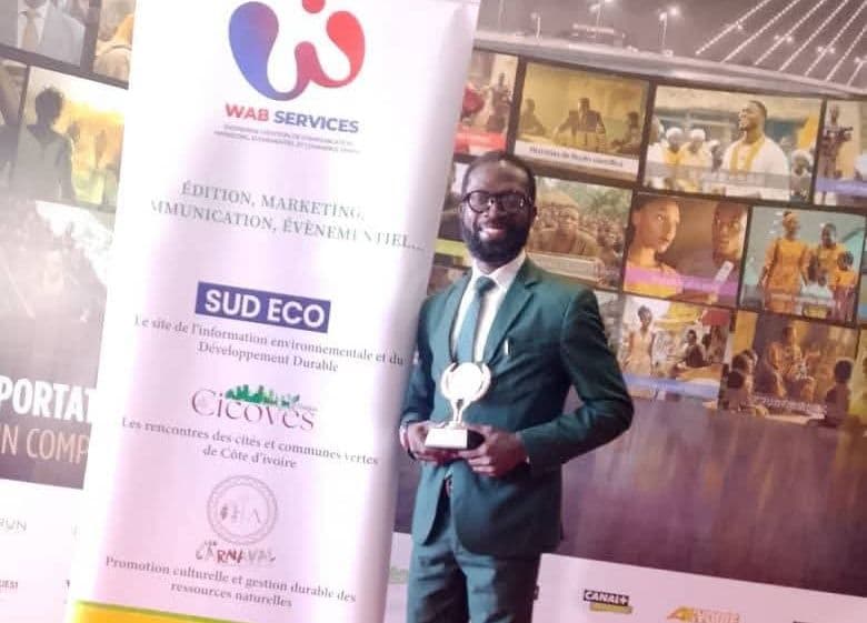 Côte d'Ivoire : Cités et Communes Vertes, Edgard Assemien remporte le prix Média avec une production sur la mobilité écologique