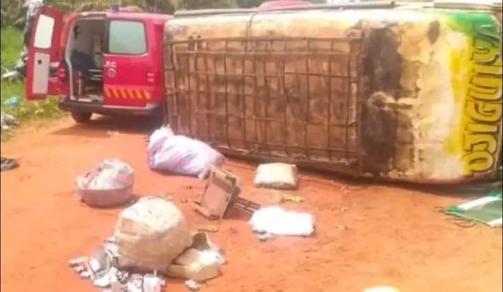 Côte d'Ivoire : Divo, manquant le virage, un Badjan de 22 places se renverse et fait 15 victimes