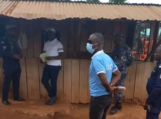 Côte d'Ivoire : Agnibilékro, assistant en direct à un racket, le commissaire du Gouvernement Ange Kessi Kouamé s'interroge « On peut faire ça ? »