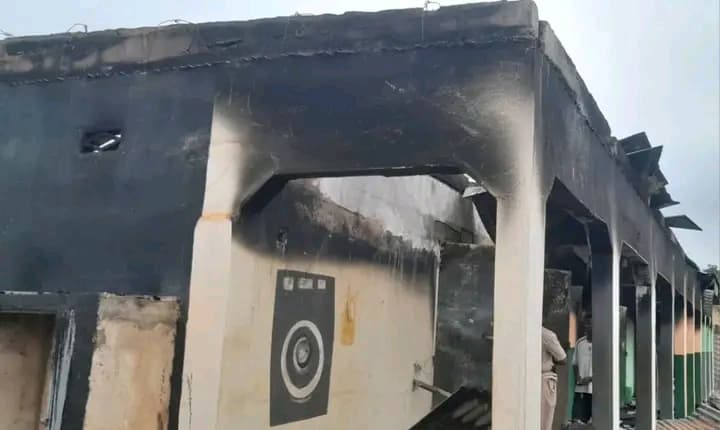 Côte d'Ivoire : Niakara, le feu réduit en cendres cinq magasins au quartier Résidentiel 2