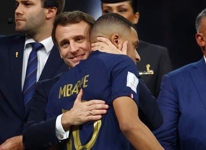 Qatar 2022 : Après l'échec de son équipe, Macron "Les Bleus nous ont fait rêver"