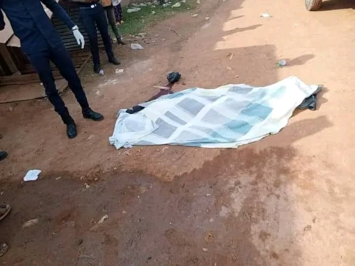 Côte d'Ivoire : Korhogo, inconnu des riverains, un jeune pique une crise et meurt sur la voie