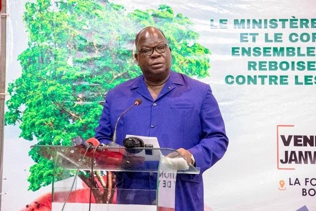 Côte d'Ivoire : Yamoussoukro, Tchagba Laurent invite les élèves à planter des arbres