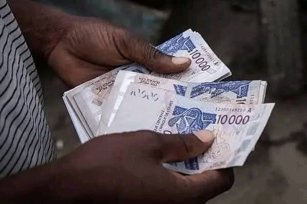 Burkina Faso : Plus de 1 700 élèves-fonctionnaires de la santé sans salaire