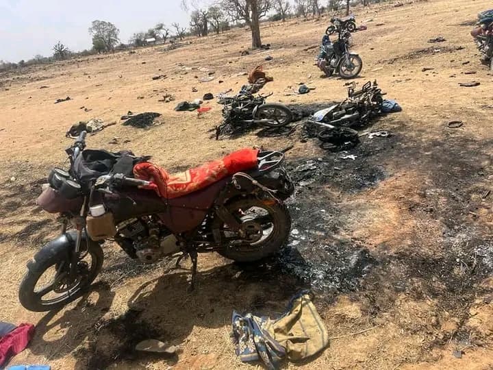 Burkina Faso : L'armée intensifie ses opérations anti-terroristes, ratissage des positions visées par le drone suite à l'attaque de Natiaboani