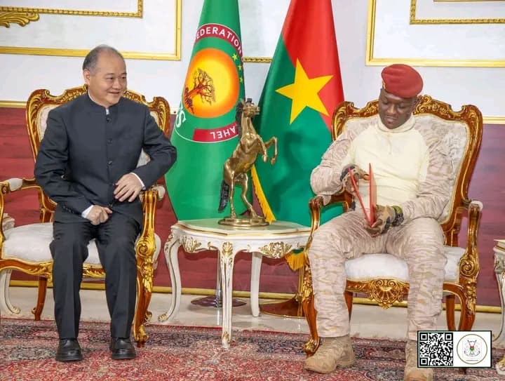 Burkina Faso : Le nouvel Ambassadeur de Chine présente ses lettres de créance au Président Ibrahim Traoré