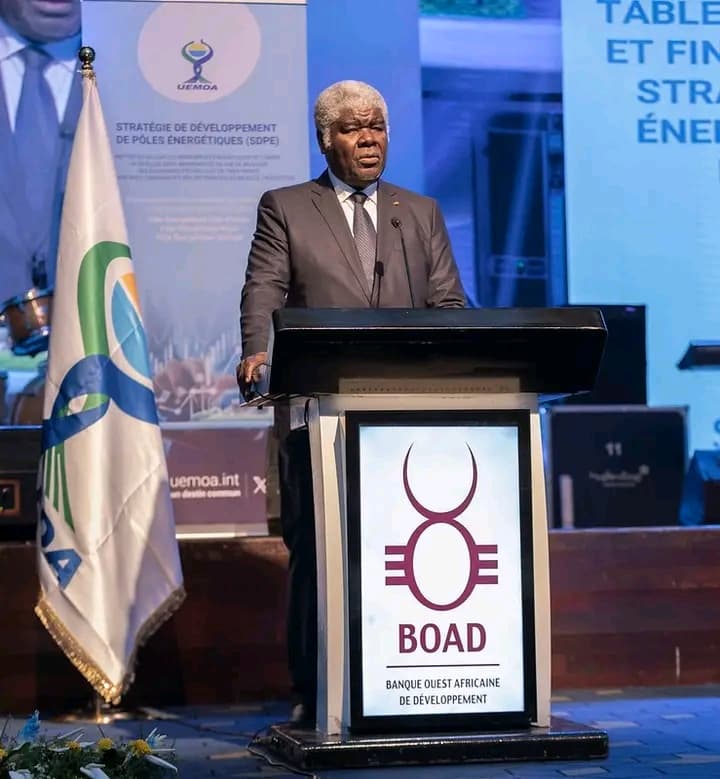 Côte d'Ivoire : Abidjan, le PM Mambé préside l'ouverture d'une table ronde pour le financement de l’Énergie et du numérique dans l’Espace UEMOA