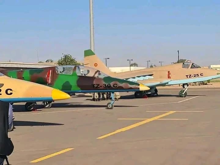 Mali : Bamako reçoit de nouveaux avions de chasse de type Sukhoi 25 et des hélicoptères 1 SU-25/9 L-39/2 MI-8