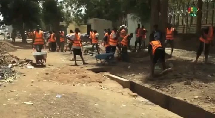 Burkina Faso : Ouagadougou, 75 jeunes commis aux travaux d’intérêt général après des acrobaties sur la voie publique