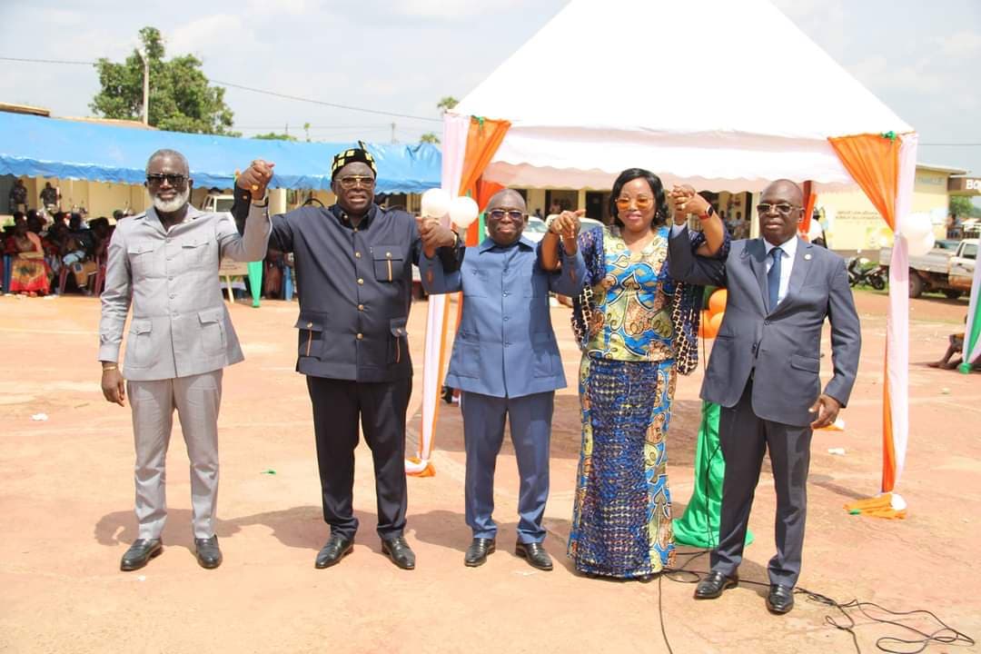 Côte d'Ivoire : Bocanda, le Ministre d'État Adjoumani communie avec les populations