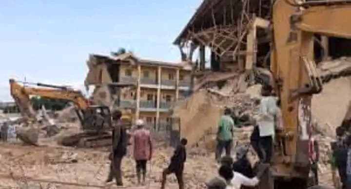 Nigéria : Une école s'effondre sur des élèves en plein examen et fait 22 morts