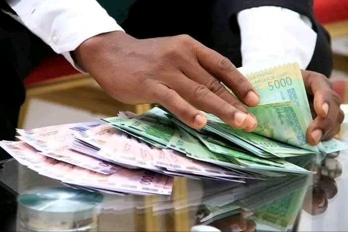 Burkina Faso : Un agent de banque accusé d’avoir volé plus de 2 milliards fcfa à une société