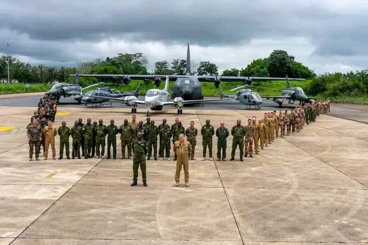 Côte d'Ivoire : Gbêkê, 2e manœuvre militaire aérienne conjointe armée ivoirienne - armée française