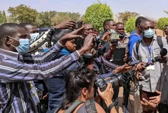 Burkina Faso : Un code vestimentaire désormais obligatoire pour les journalistes lors des cérémonies officielles