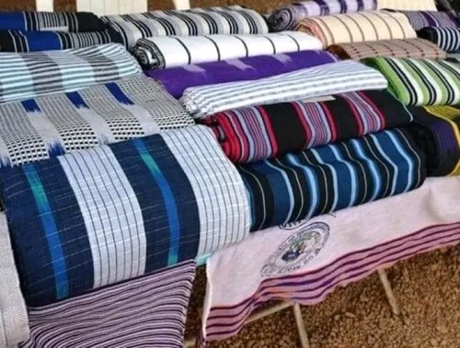 Burkina Faso : Le port de la tenue scolaire en Faso Dan Fani débute à la prochaine rentrée
