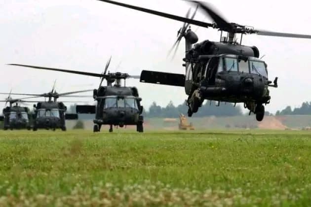 Ukraine : Trois hélicoptères et un avion de l'US Air Force repérés volant à Odessa